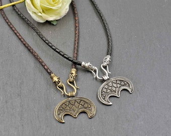 Norse Lunula leather necklace with wolf heads – Bronze or silver – 2 lengths – Viking jewelry – Protective amulet for girls