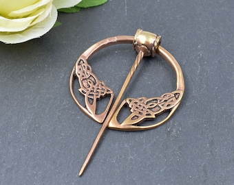 Celtic Omega Fibula with bronze knot pattern - Nordic horseshoe fibula - Medieval Omega Fibula - Penannular Size 8.2 x 5.3 cm / 3.2 x 2.1 &quot;
