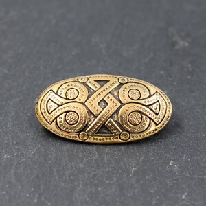 Kleine Wikinger Brosche im Jelling-Stil aus Bronze – Wikinger Fibel – Gewandfibel für Tunika Kleid – Reenactment Schmuck