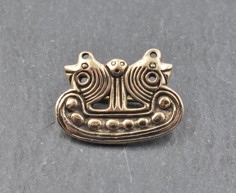Kleine Wikinger Brosche als Schiff aus Dänemark 2,5 x 2 cm, Drachenboot Fibel, Wikingerschiff Replika