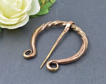 Twisted bronze omega brooch for Vikings, Celts, Romans - Nordic bronze brooch - Medieval Omega brooch - Penannular