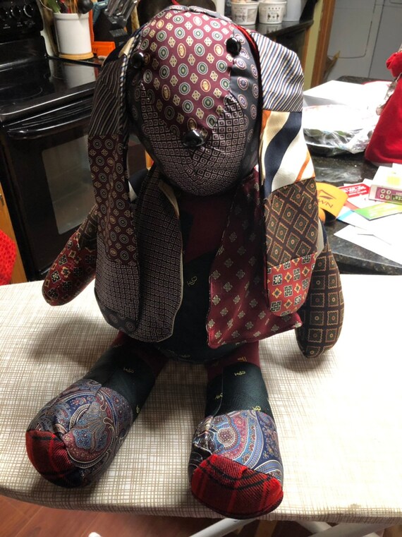 Memory tie rabbit