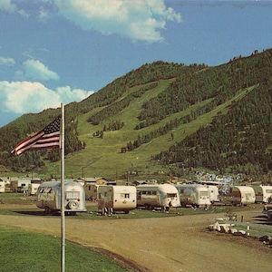 Jackson, Wyoming Carte postale B & B Trailer Village et ventes de remorques vers 1963