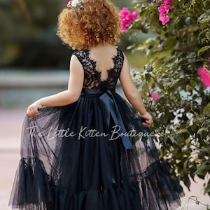 Elegant Sleeveless Black Lace Flower Girl Dress with Mermaid Layer