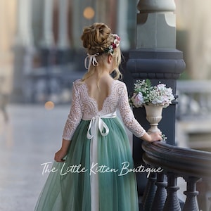 Simple lace flower girl dress 2025