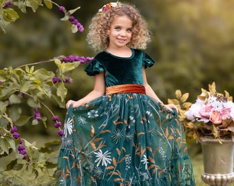 Robe vert chasseur de bouquetières en tulle à broderies florales et velours
