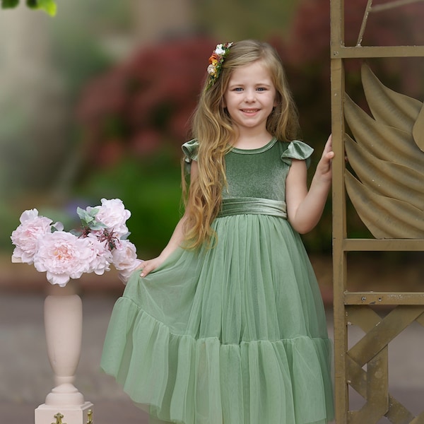 Sage green velvet and tulle flower girl dress, Boho flower girl dress, toddler flower girl dress, Velvet girls dress, Boho Wedding dress