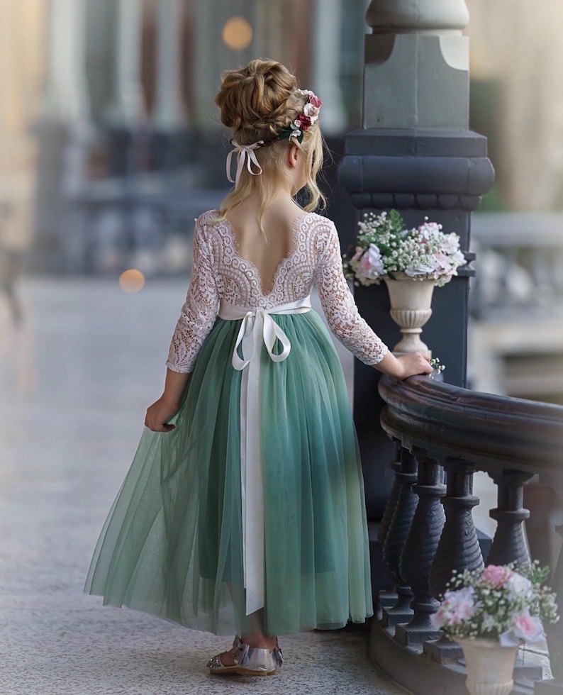 Vestido de niña de las flores de encaje color marfil con mangas largas y falda de tul, estilo rústico bohemio para bodas. imagen 8