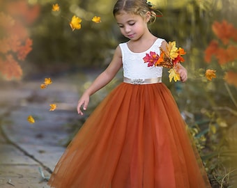 Verbrande oranje kanten bloemenmeisjesjurk, rustieke boho-herfstjurk