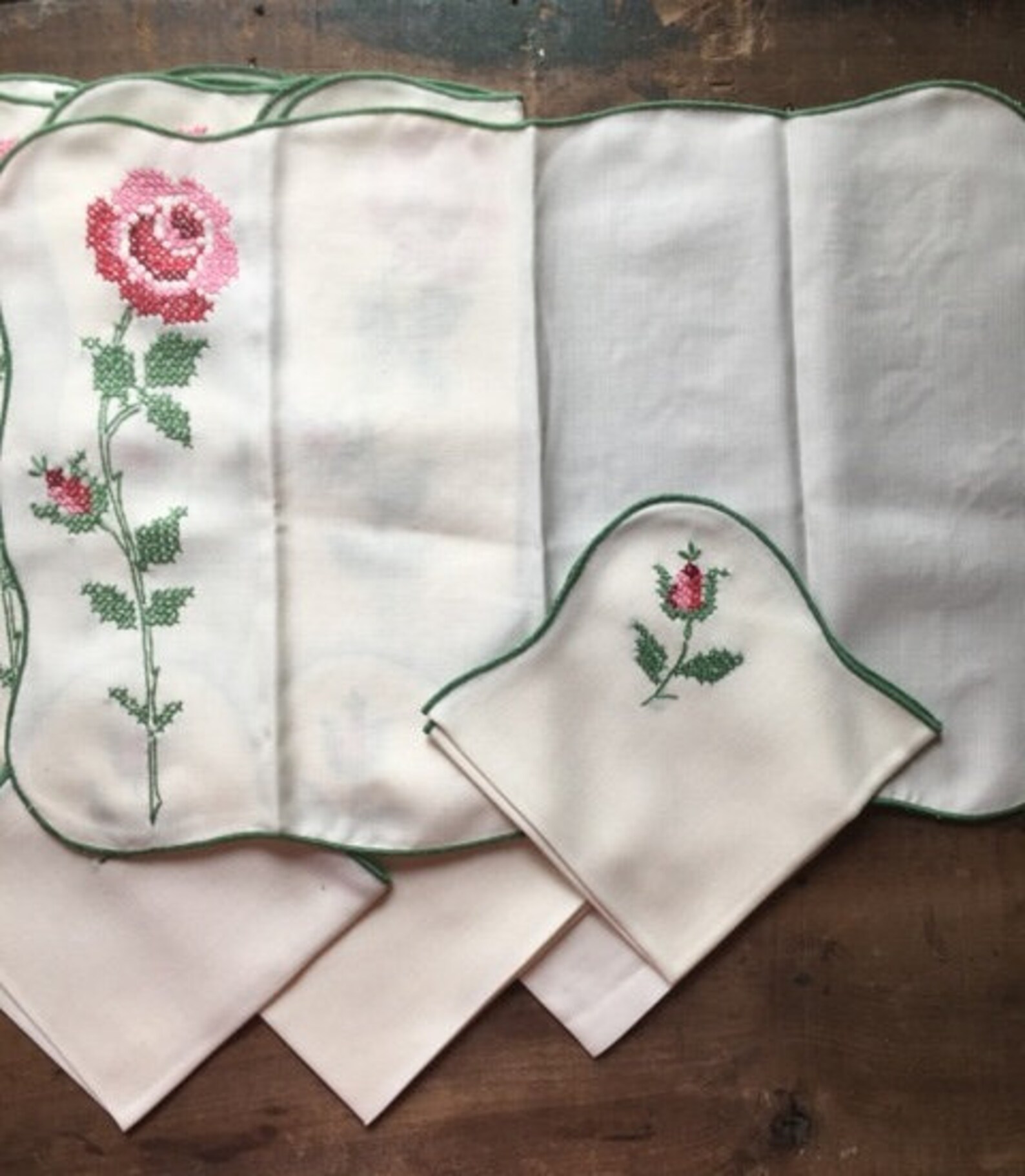 Vintage Cotton Placemats and Napkins Roses With Green Edge Etsy