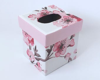 Roses & Vines TISSUE BOX COVER - Roses Kleenex Box Cover - Floral Tissue Box Cover - Shabby Chic Tissue Box - Nursery Decor - Made-to-Order