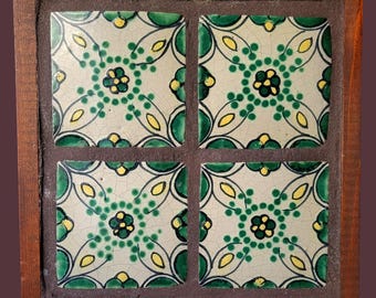 Vintage Mexicaanse groene en gele talavera-tegel uit de jaren 70, zwaar houten ingelijste onderzetter