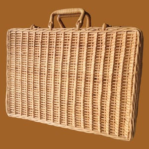 Vintage 1970s Valise Style Wicker Pic Nic Basket with Toggle Closures