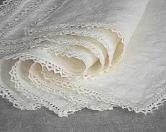 Napperons en lin ivoire, ensemble de 2 serviettes en tissu de lin rustique avec bordure en dentelle dans un style vintage shabby chic, napperon réutilisable sans papier