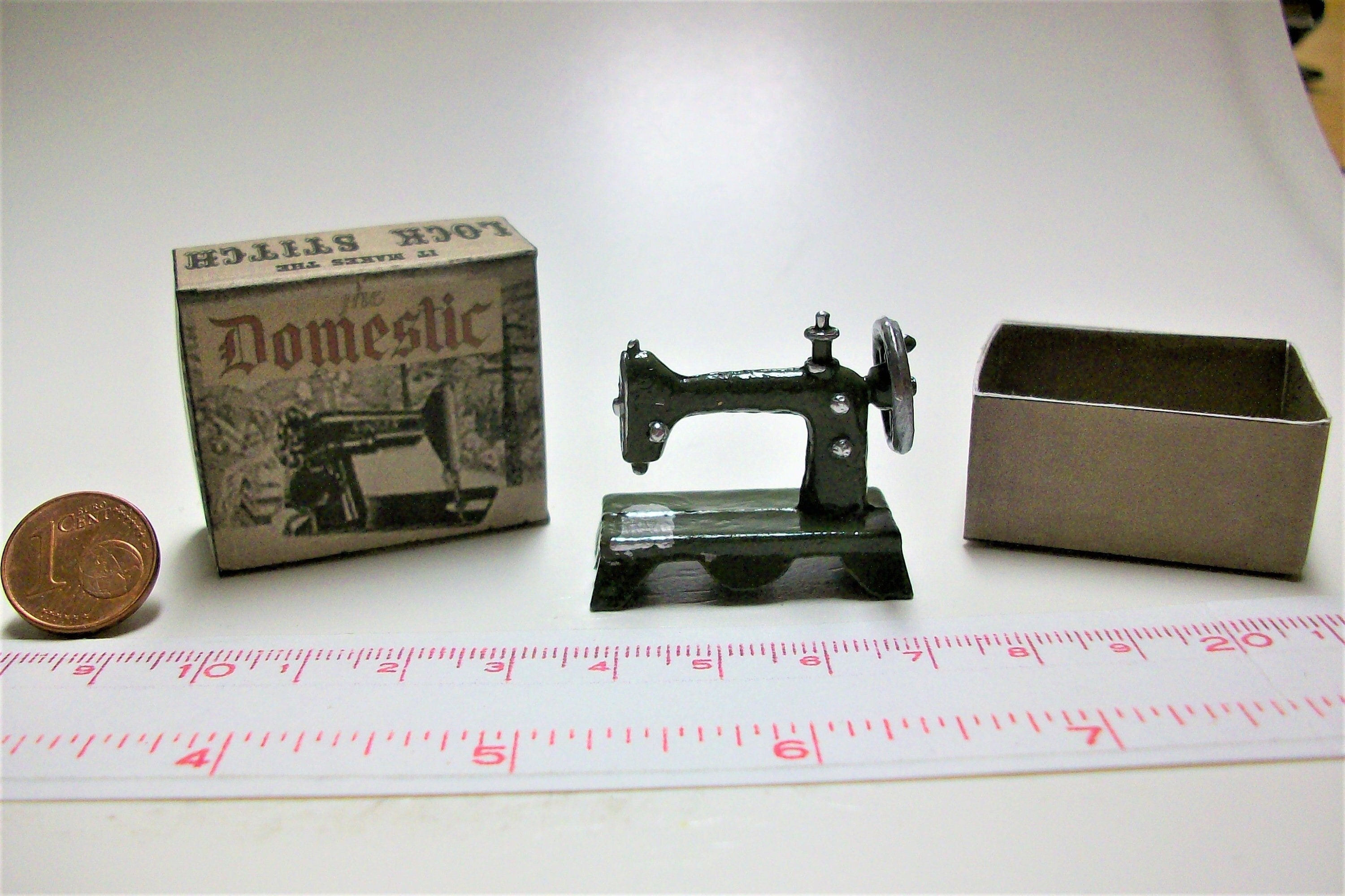 Black Sewing Machine, Portable Old Fashioned, with Accessories – Dollhouse  Junction