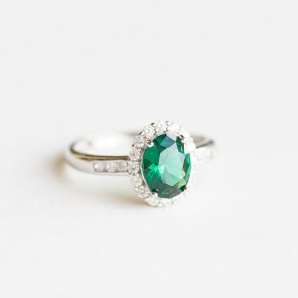 Emerald Sterling Silver Ring, Green Emerald Ring, Engagement Ring, Green Gemstone Ring, Sterling Silver Stone Ring, May Birthstone Ring