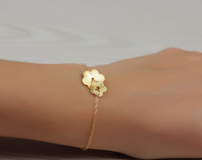 Flower Gold Bracelet Tiny Gold Bracelet 14k Gold Filled Etsy
