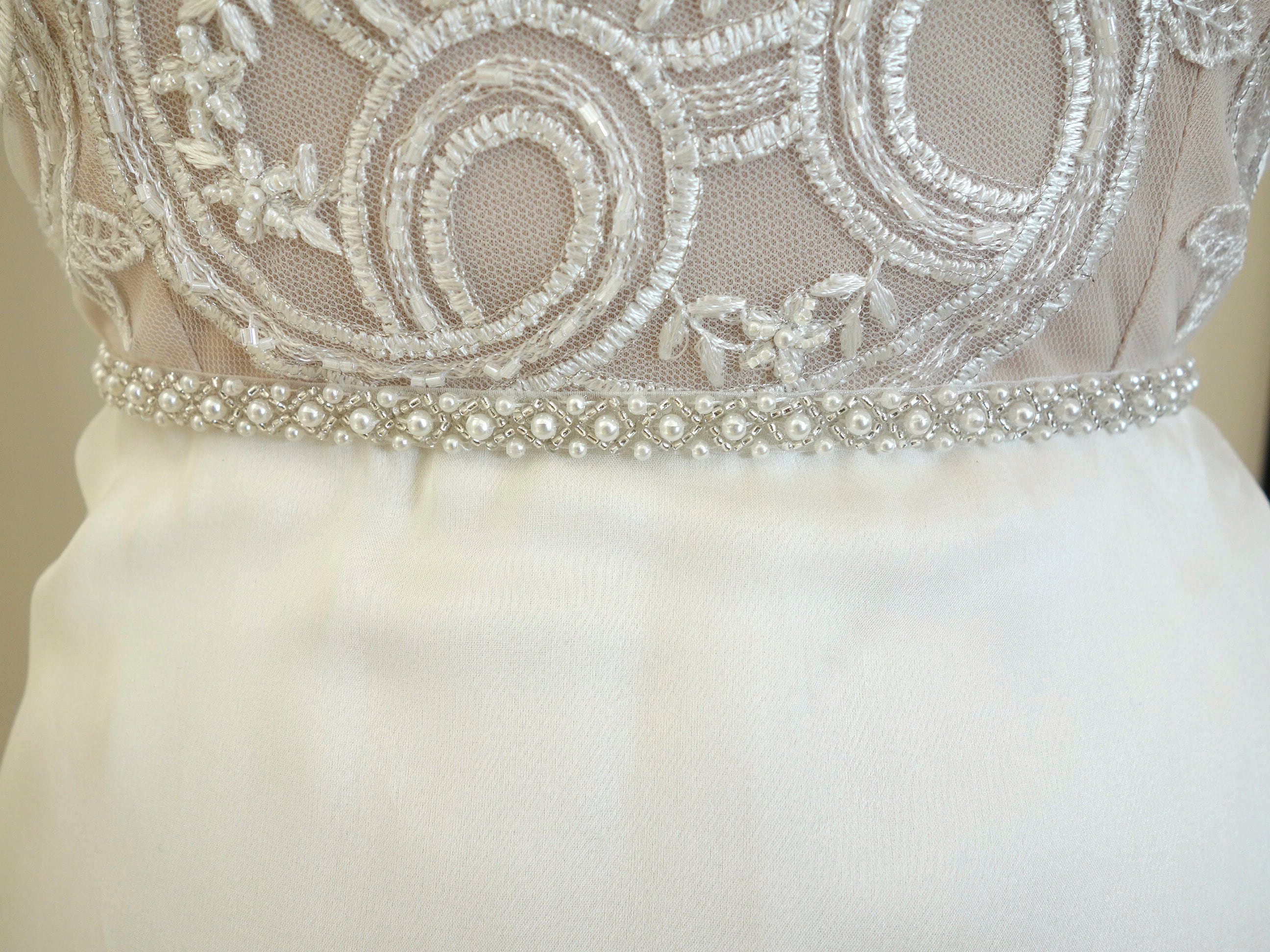 Glassteine und Perlen NEU Ivory Elfenbein Brautgürtel mit Band Glassteine und Perlen NEU Ivory Elfenbein Brautgürtel mit Band