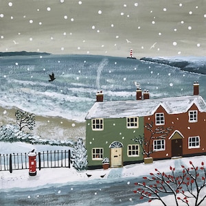 Impresión en papel de una escena marina con nieve, casas, buzón y pájaros a partir de una pintura acrílica original 'Nevando junto al mar' de Jo Grundy