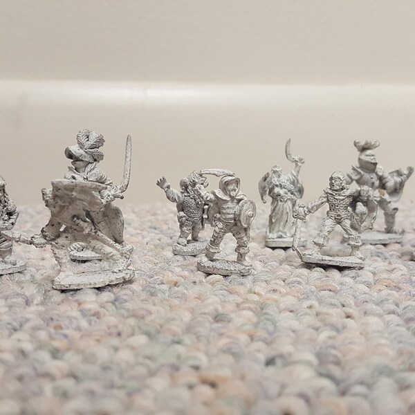 10 Vintage Metal Miniature Figurines 1983 TSR Hobbies Advanced Dungeons and Dragons  Heroes Set