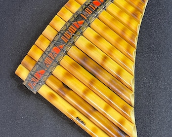 Flûte de Pan à 15 tuyaux accordée en do, en bambou foncé, accordable, de style andin (Zampona), 7 x 7,5 pouces, étui inclus.