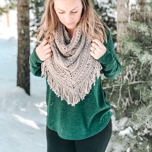 Triangle Wrap Scarf Pattern / Crochet Scarf Pattern / Crochet Shawl Pattern / Crochet Triangle Scarf Pattern / Triangle Shawl Crochet