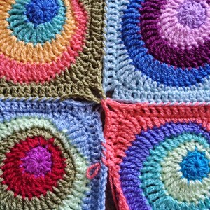 CROCHET PATTERN BLANKET/Offset Circles Blanket/crochet blanket pattern/modern crochet pattern/crochet afghan pattern/geometric crochet gift image 5