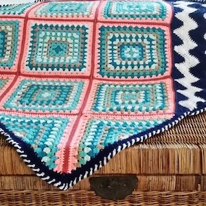 BLANKET PATTERN CROCHET/popular crochet pattern/crochet baby gift/beach blanket/granny square crochet blanket/modern crochet chevron motif