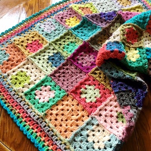 SCHEMA FACILE PER L&#39;UNCINETTO coperta all&#39;uncinetto/quadrato della nonna/coperta all&#39;uncinetto/coperta all&#39;uncinetto per neonati/schema per coperta all&#39;uncinetto/schema per coperta per neonati