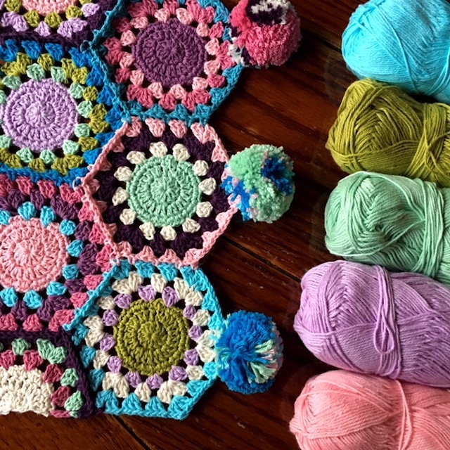 38 Hexagon Blanket Crochet Patterns for Cozy Throws, Baby Blankets, and Retro Home Decor 29 Easy Crochet Pattern crochet blanket/granny