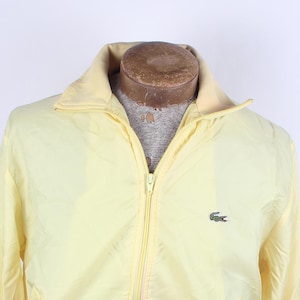 1970&#39;s Era Izod Lacoste Brand Light Yellow Men&#39;s Windbreaker Thin Nylon Size M Tennis Prep