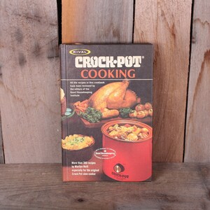 1975 Crock Pot Cooking Food Cook Book Hard Back Color Photos Recipe Book