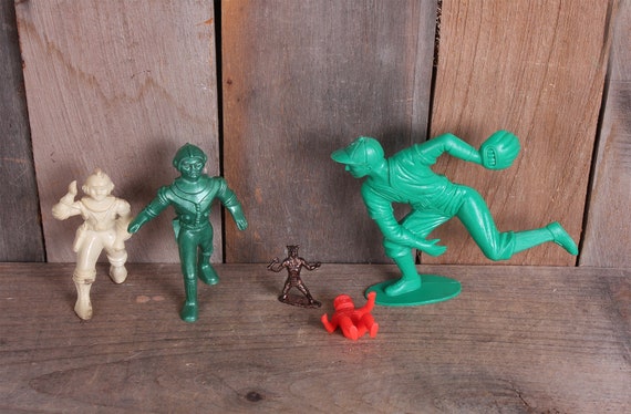 Lot 5 Piece Mid Century Plastic Toy Figures Native American Indian