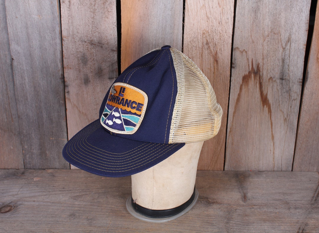 Vintage Lowrance Fishing Men's Sporting Snap Back With Fish Pin