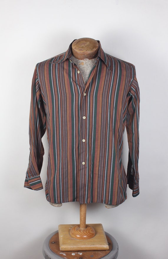 Vintage Van Heusen Brand Men's Striped Preppy Button Down Shirt Brown  Stripes Size 40 Chest 