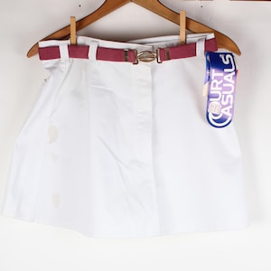 Vintage NOS Women&#39;s White Court Casuals Tennis Shorts with Belt Size XS Preppy Style