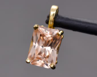 Gorgeous Champagne Pink Zircon in 18kt Yellow Gold Pendant, 2.40 cts, 8x6 mm., Radiant Emerald Cut, Scroll Design