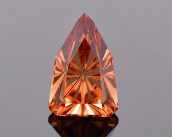 SALE! Exquisite Peach Zircon Gemstone from Tanzania, 10.61 cts., 15 x 10 mm., Fantasy Cut Arrowhead Shape