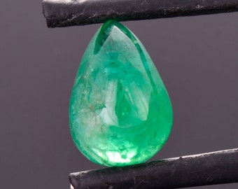 Fine Rich Green Emerald Gemstone from Colombia, 3.28 cts., 11.0x7.7 mm., Cabochon Pear Shape