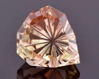 Pretty Copper and Green Bicolor Sunstone Gem from Oregon, 4.78 cts., 12x10 mm., Fantasy Cut Shield Shape