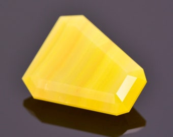 Excellent Banded Yellow Smithsonite Gemstone from Italy, 11.39 cts., 15x13 mm., Shield Shape