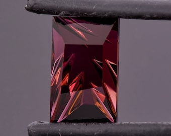 Pretty Maroon Tourmaline Gemstone from Nigeria, 3.23 cts., 11x7 mm., Fantasy Bar Shape