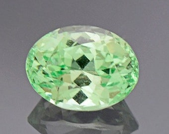 Marvelous Mint Grossular Garnet Gemstone from Tanzania 1.38 cts