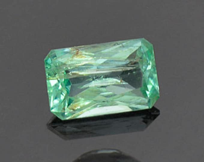 Nice Mint Green Emerald Gemstone from Colombia 0.76 cts.