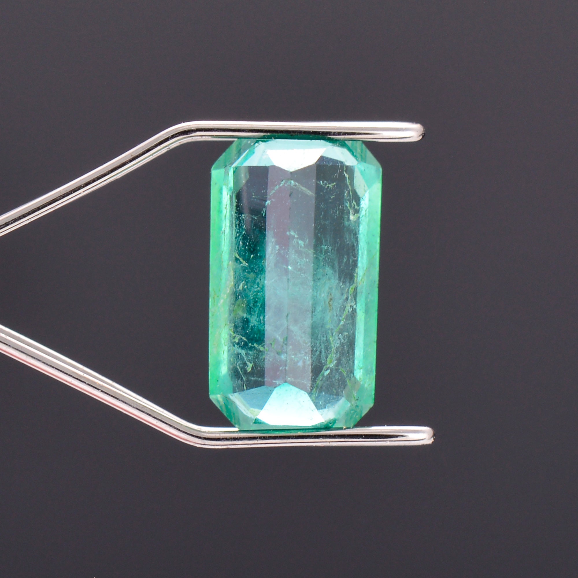 Stunning Green Blue Emerald Gemstone from Colombia, 0.85 cts., 8x4 mm