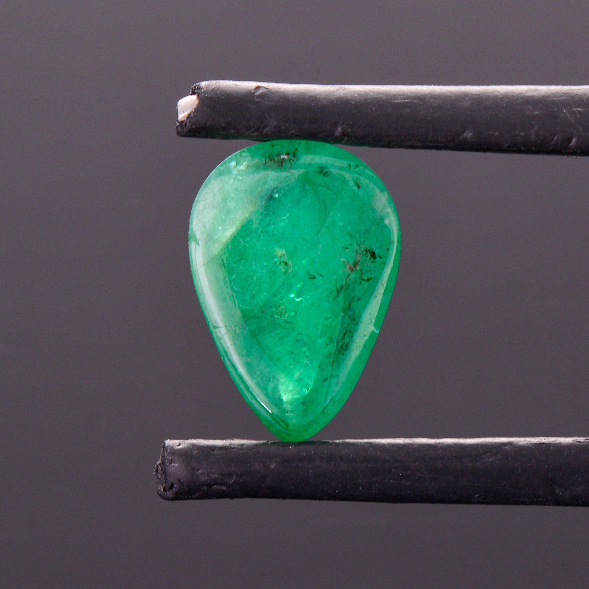 Fine Rich Green Emerald Gemstone from Colombia, 3.28 cts., 11.0x7.7 mm
