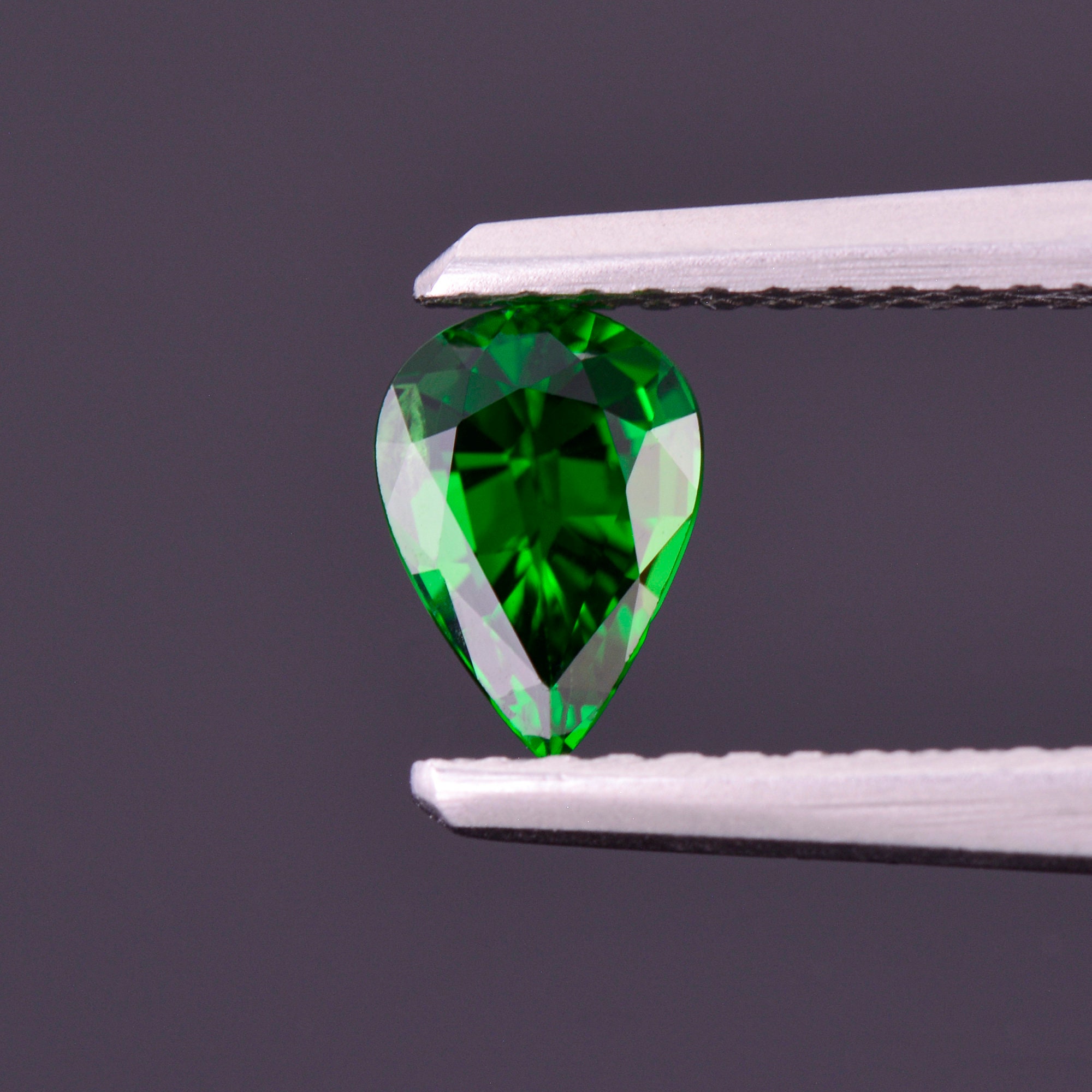 Excellent Rich Green Tsavorite Gemstone from Kenya, 0.66 cts., 6