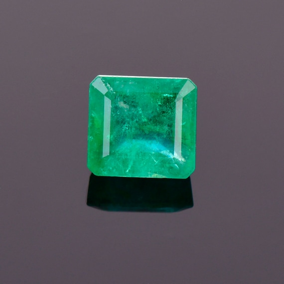 Emerald gemstone for sale outlet