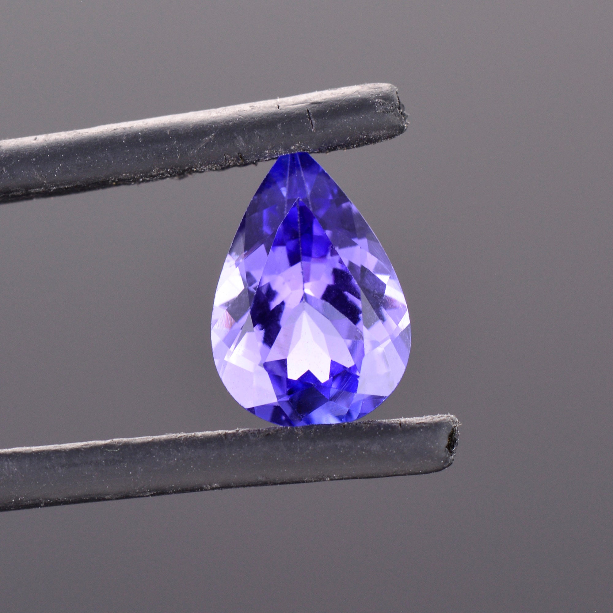 Beautiful Bright Blue Purple Tanzanite Gemstone 1.97 cts. 10.9x7