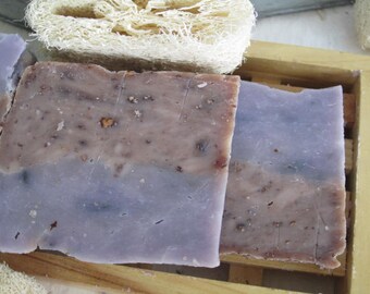 Vanilla Lavender is a soothing and relaxing oatmeal soap with a aroma of sweet warm lavender.